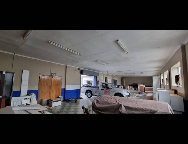2,240M² WAREHOUSE FOR SALE IN VILLAGE MAIN